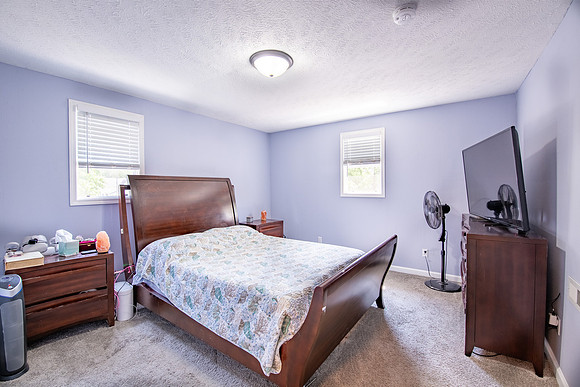 444-930 E 4th-HDR