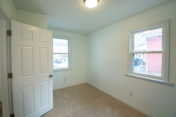16-128 E Oakside-SB-HDR
