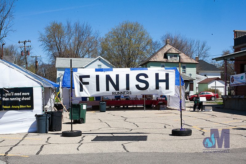 picture of the finish line at the Elkhart Amazing Race 2014