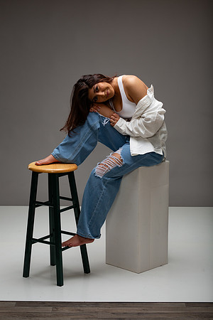 99-Natalie White Shirt Ripped Jeans