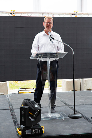 464-Arco Ribbon Cutting
