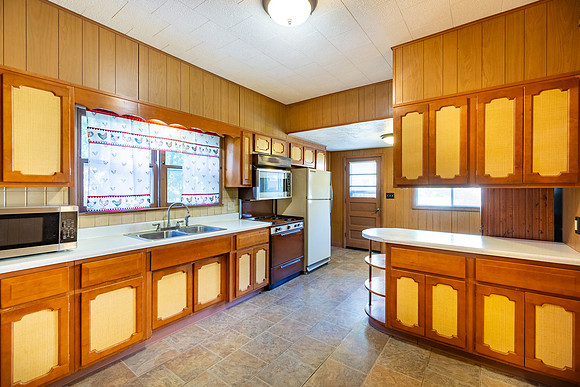 16-213 W Douglas-HDR