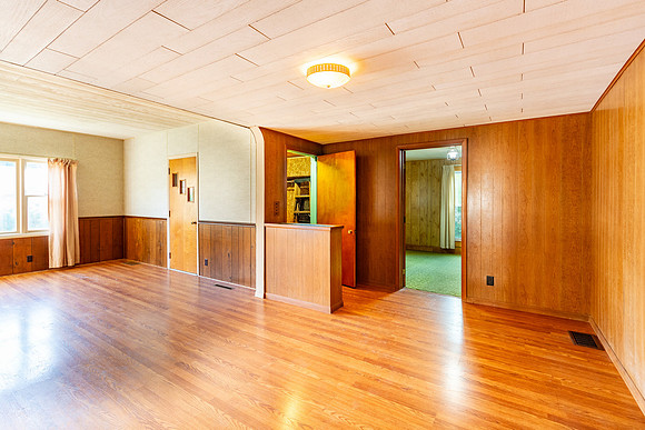 36-213 W Douglas-HDR