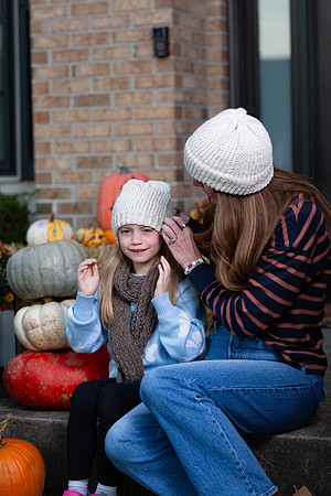 7-Lindas Hats