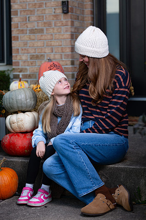 8-Lindas Hats