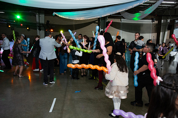 1313-Azaret Quince