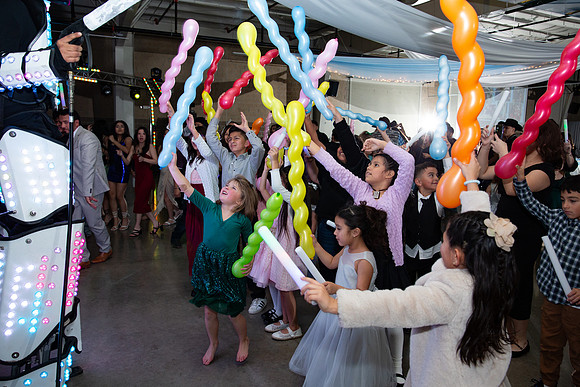 1342-Azaret Quince