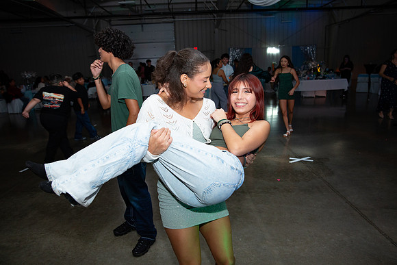 1382-Azaret Quince