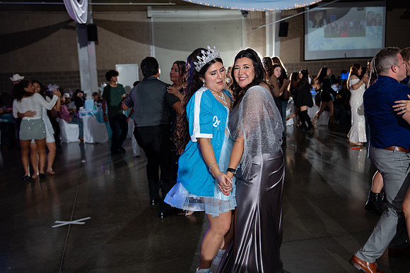 1486-Azaret Quince