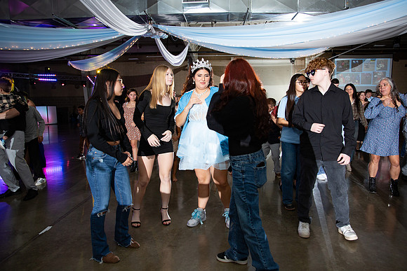 1526-Azaret Quince