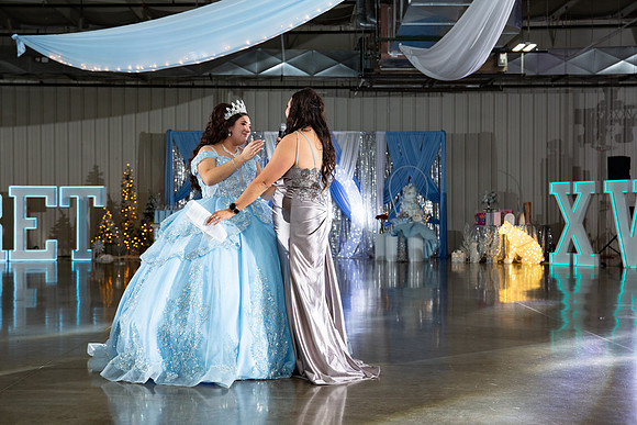 1043-Azaret Quince