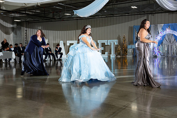 1073-Azaret Quince