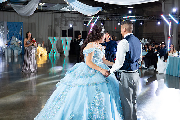 1087-Azaret Quince