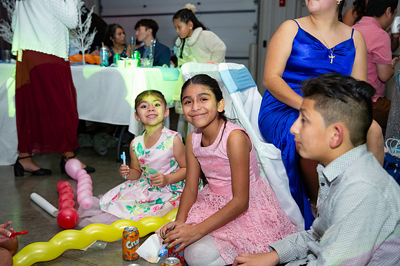 1370-Azaret Quince