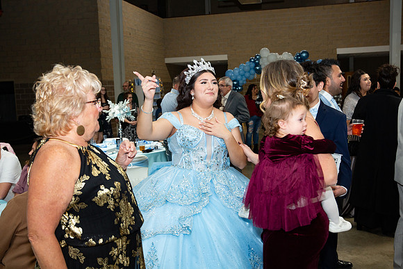 735-Azaret Quince