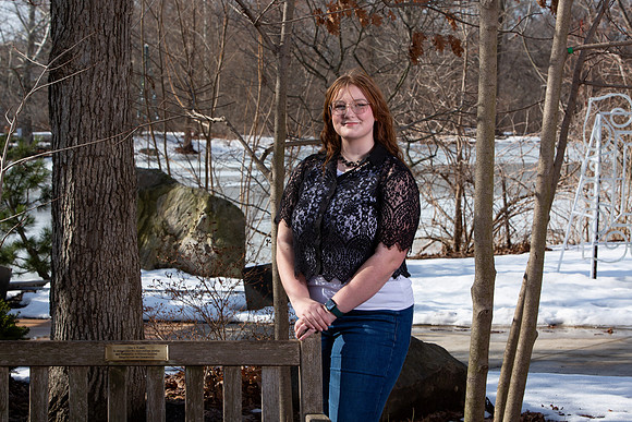 24-Lindsay Morris