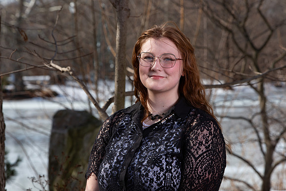 32-Lindsay Morris