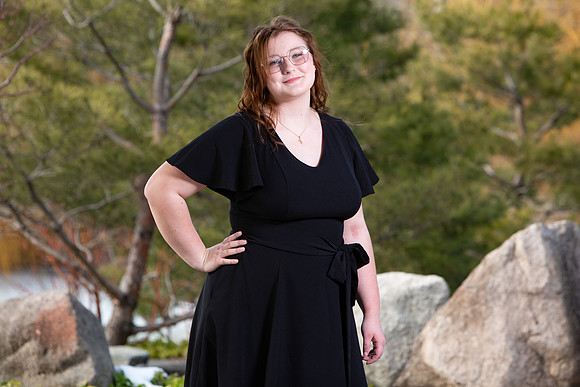 252-Lindsay Morris