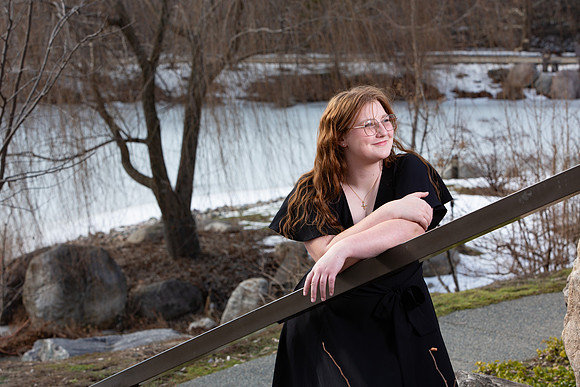320-Lindsay Morris