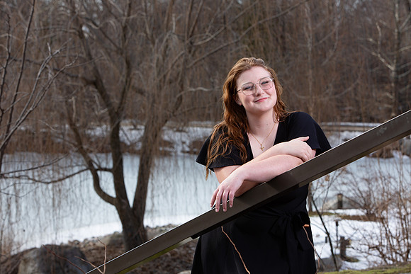 323-Lindsay Morris