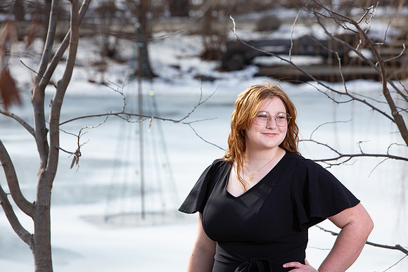 332-Lindsay Morris