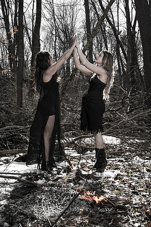 291-Heidi and Victoria