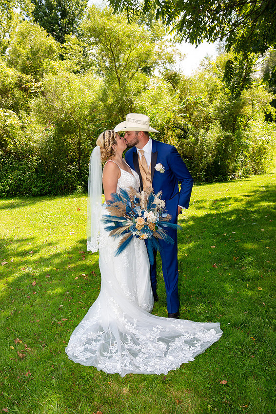 356-Kyra n Tyler Niespodziany