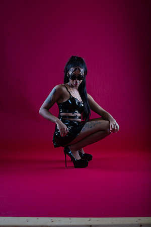 386-Nicole X-Mas n Pink Boudior