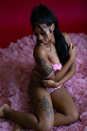 286-Nicole X-Mas n Pink Boudior