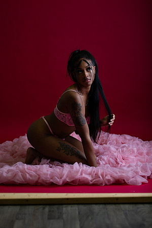 263-Nicole X-Mas n Pink Boudior