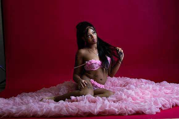 279-Nicole X-Mas n Pink Boudior