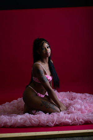 250-Nicole X-Mas n Pink Boudior