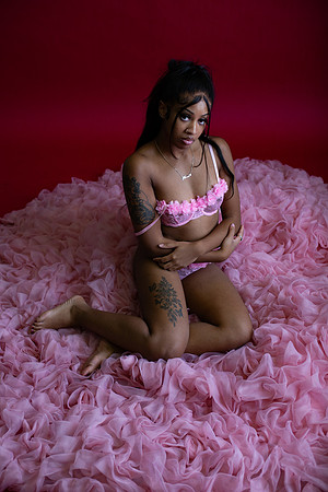292-Nicole X-Mas n Pink Boudior