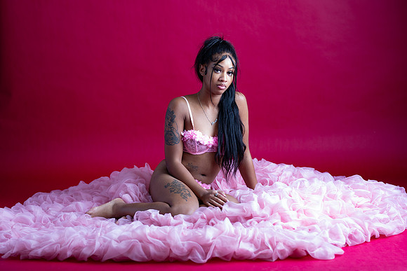 229-Nicole X-Mas n Pink Boudior
