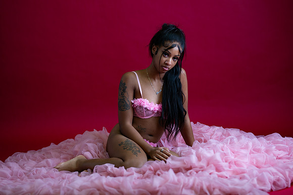 228-Nicole X-Mas n Pink Boudior