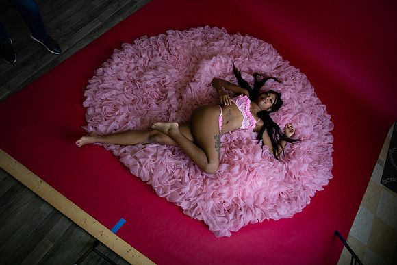 336-Nicole X-Mas n Pink Boudior