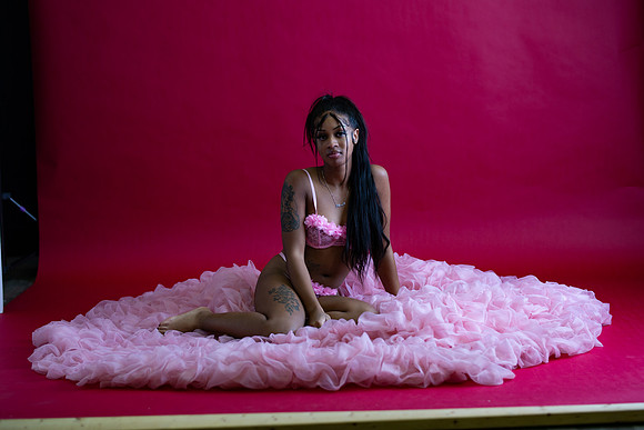 226-Nicole X-Mas n Pink Boudior