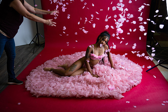 352-Nicole X-Mas n Pink Boudior