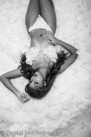 284-Nicole in snow with red hair