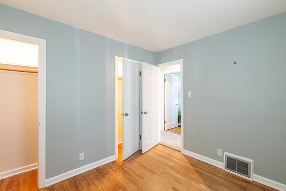10-823 W Grove ST-HDR