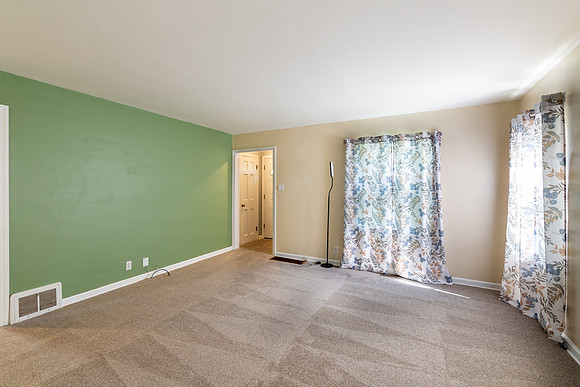 4-823 W Grove ST-HDR