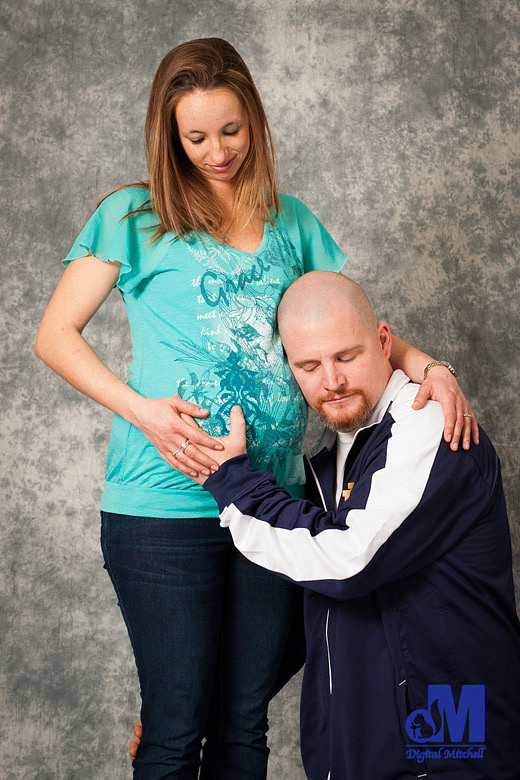 Father and mother maternity photograph