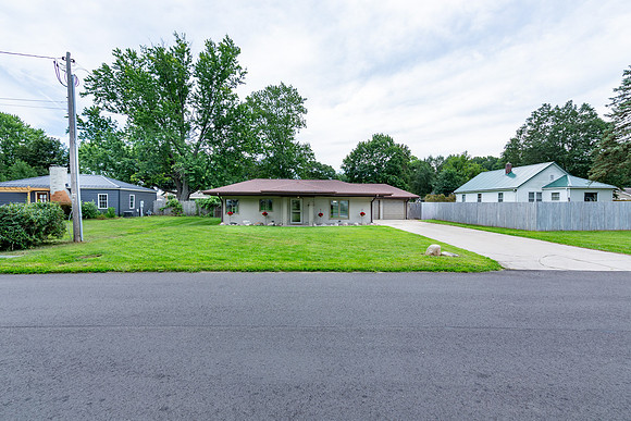 4-51460 Lake Street-HDR