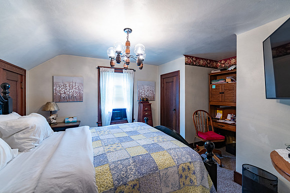 67-220 Goshen Ave-HDR