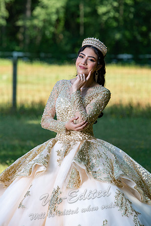 26-Quinceanera-Kim