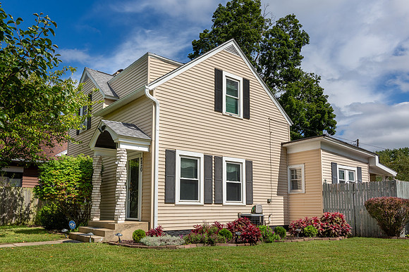 10-220 Goshen Ave-HDR