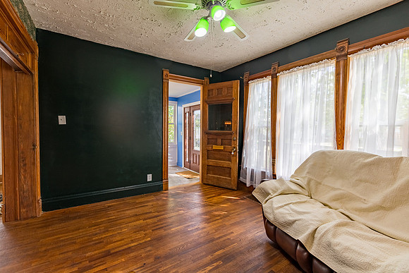 666 Strong Ave-051-HDR