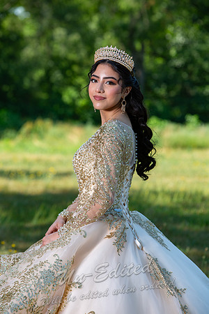 32-Quinceanera-Kim