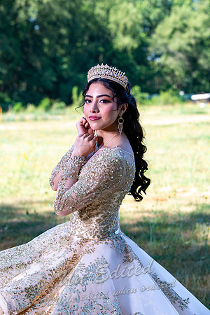 38-Quinceanera-Kim