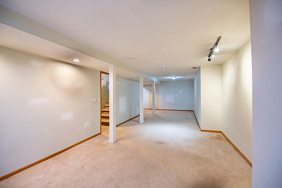 325-30623 Swede Dr-HDR